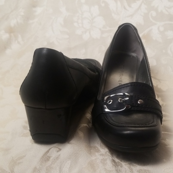 Marc Fisher Black Leather Wedges with Buckle - Picture 2 of 3
